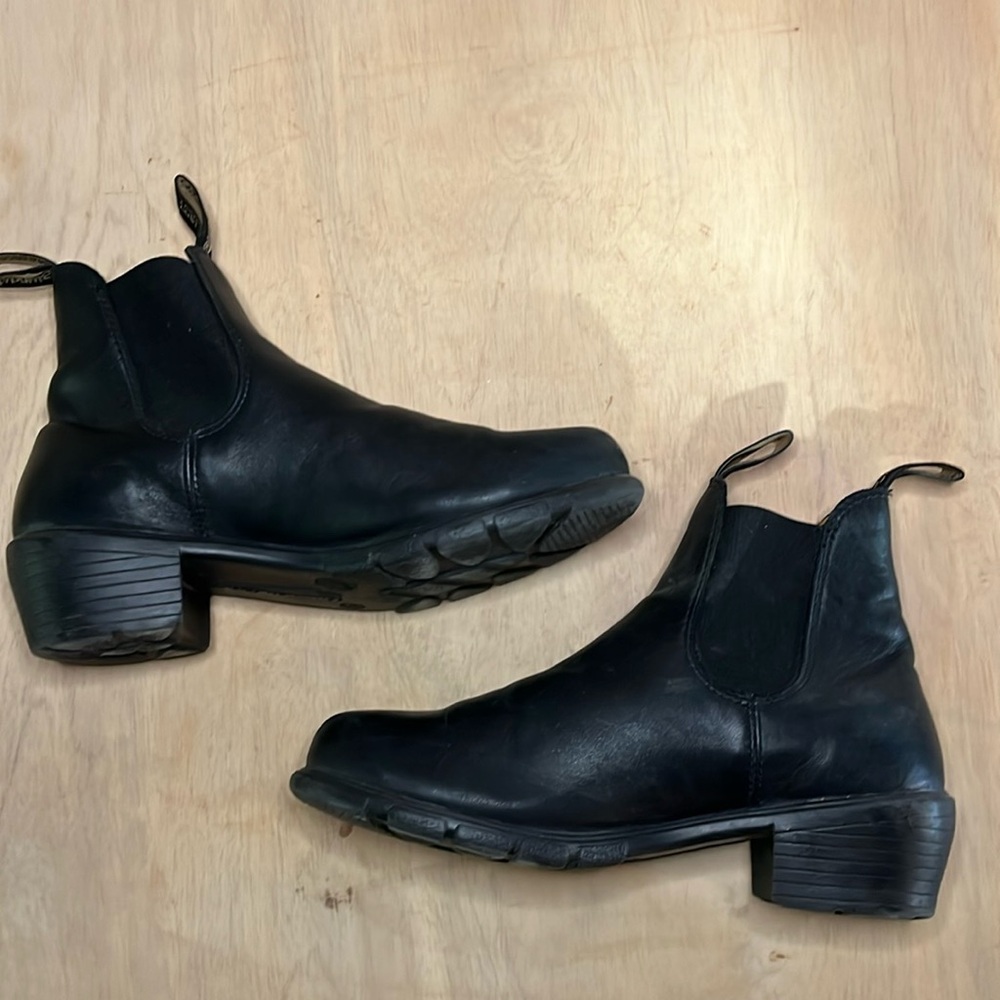 Blundstone Tasmania Australia heeled leather boots women’s size 8.5